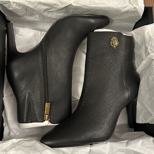 Kurt Geiger black leather booties 39M